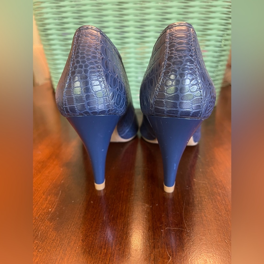 NWOT Carmen Steffens Heels - Picture 6 of 8